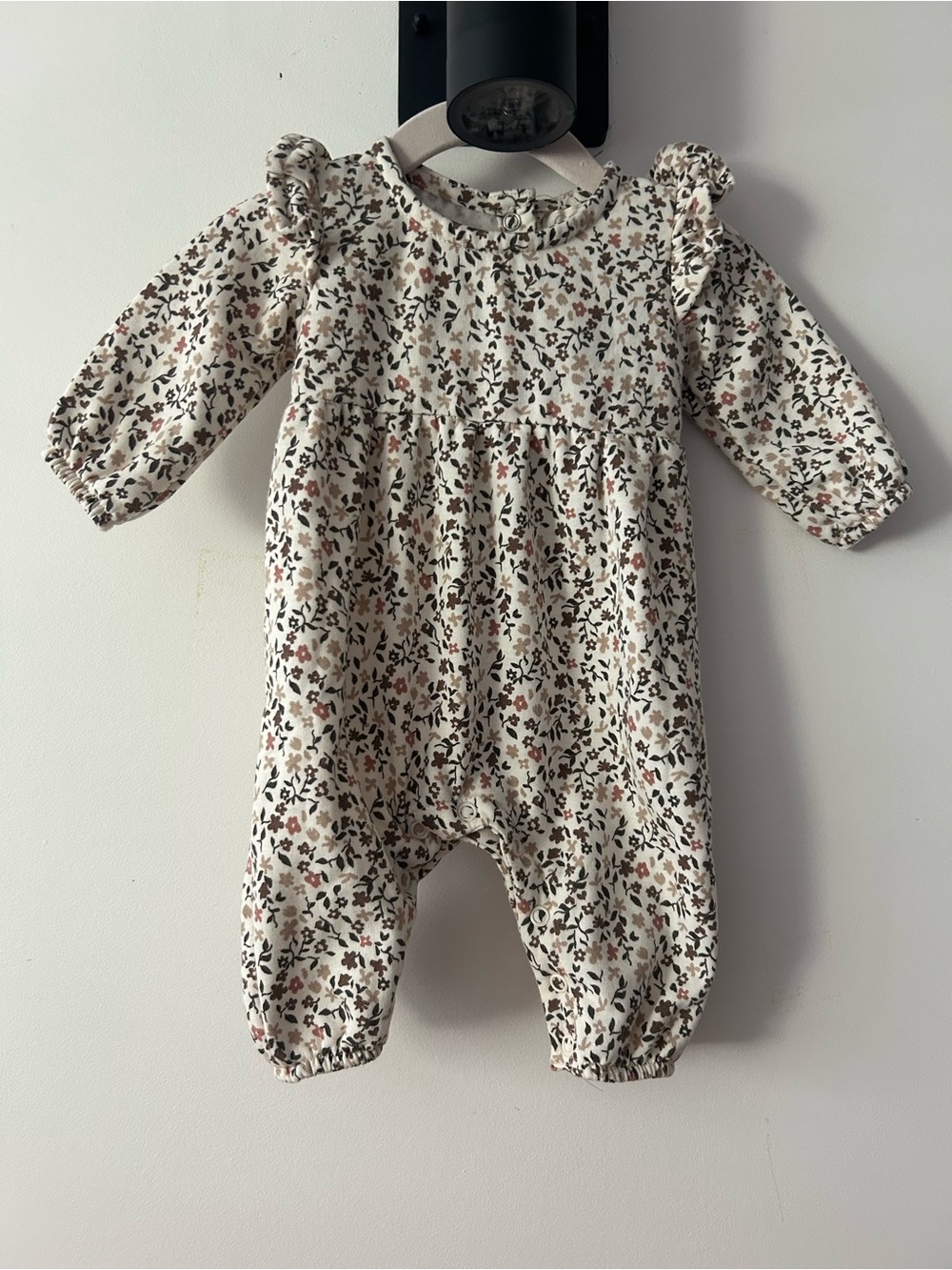 Jessica Simpson Cream Floral Long-Sleeve Footie